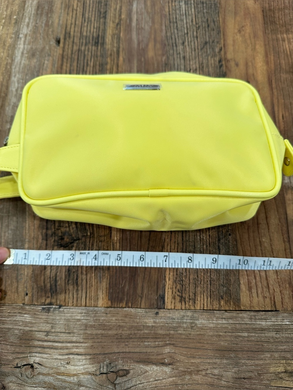 Versace Neon Yellow Parfums Pouch - Picture 3 of 12